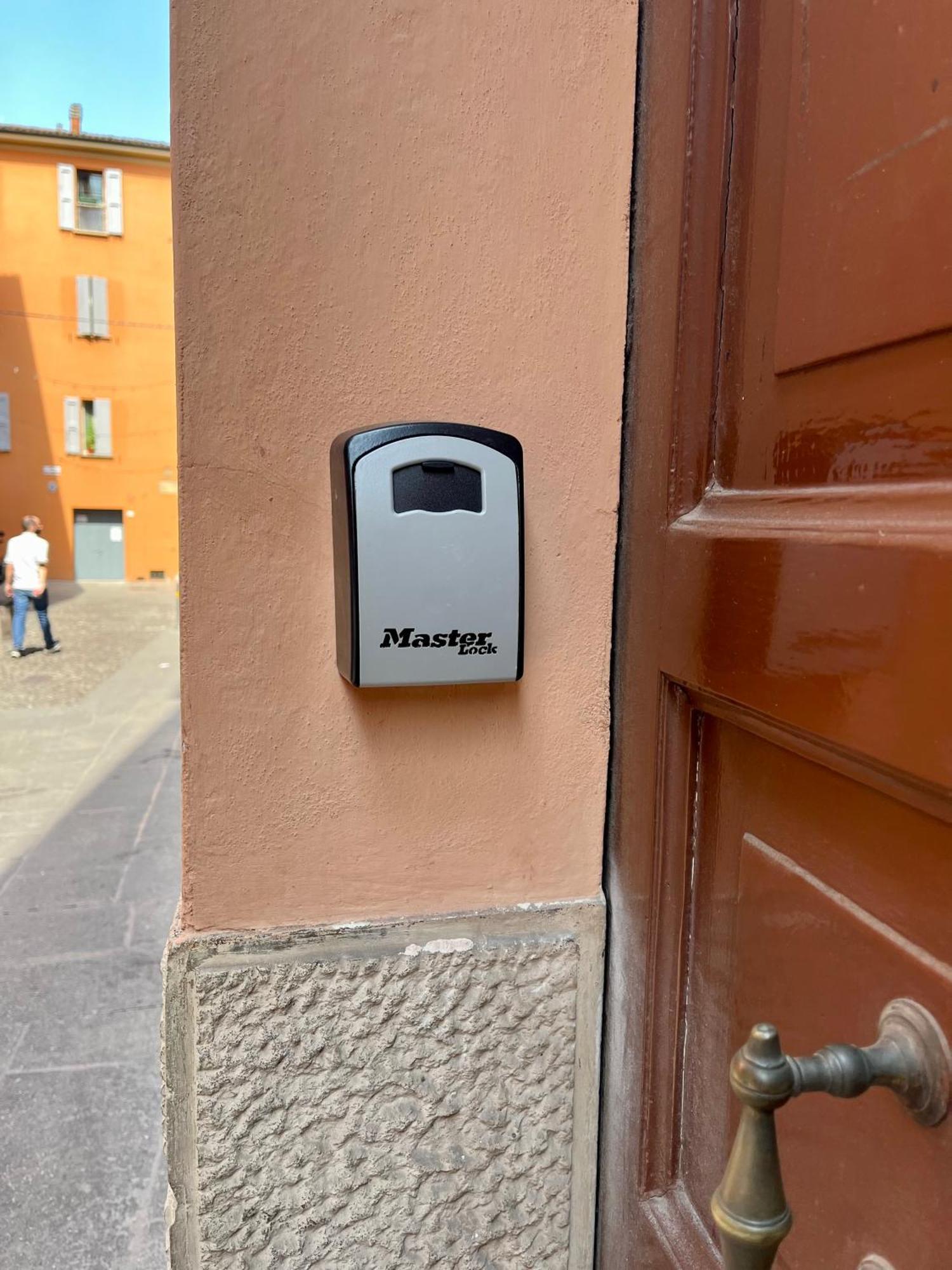 Home 2 Torri Bologna Eksteriør billede